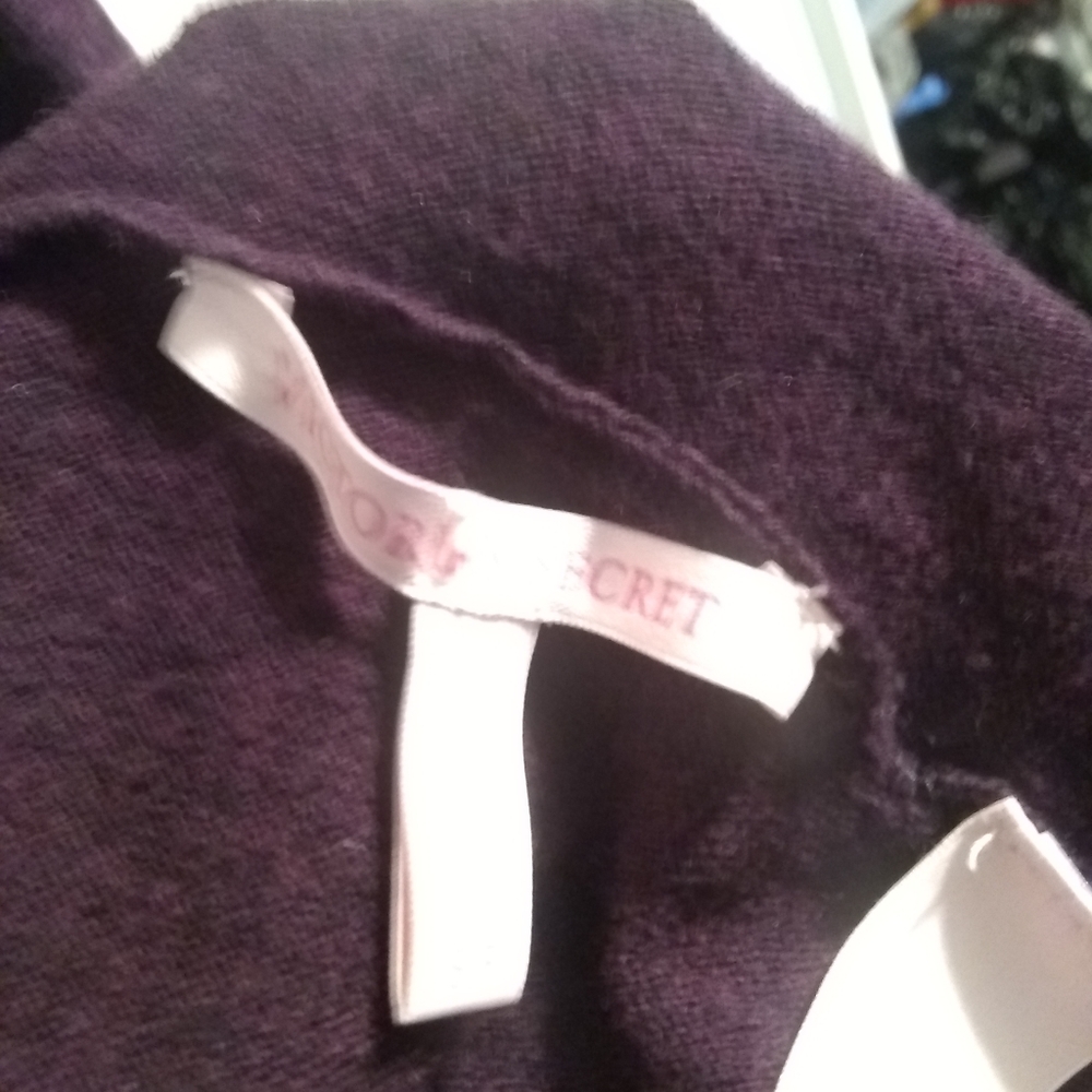 Sweater - Picture 3 of 4